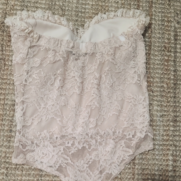 Nude Lace Bodysuit - Picture 3 of 3